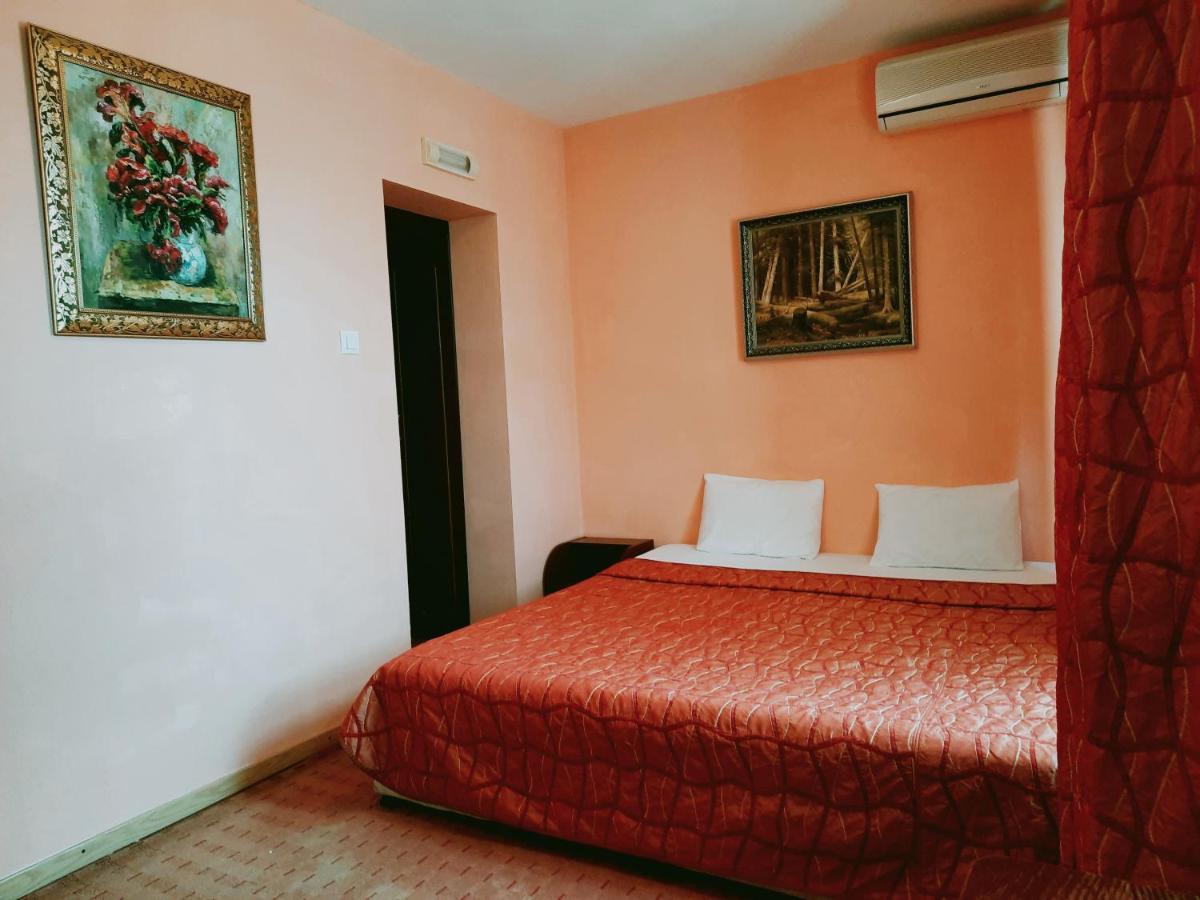 Family Art Hotel Gallery Pleven Exterior foto