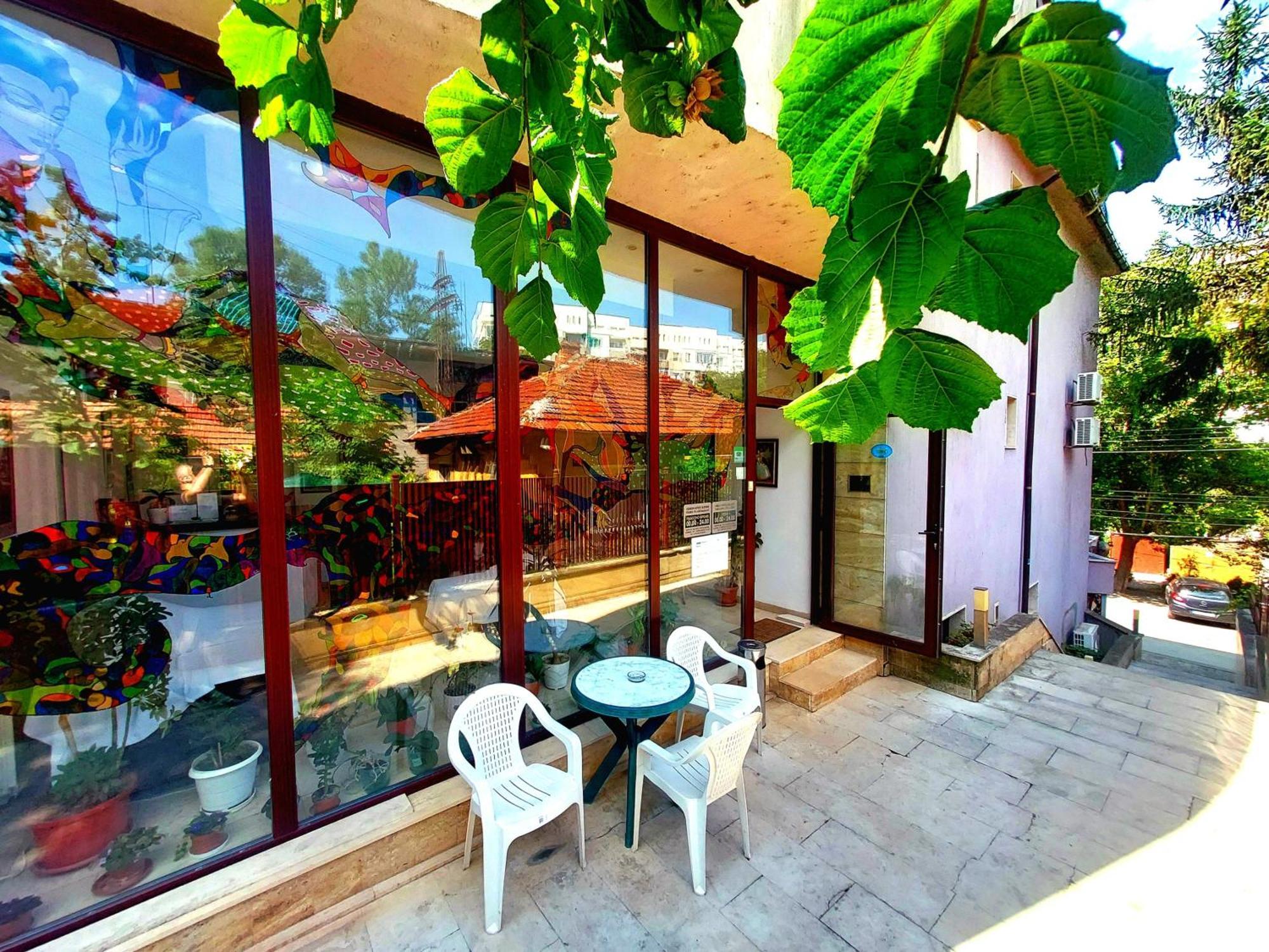 Family Art Hotel Gallery Pleven Exterior foto